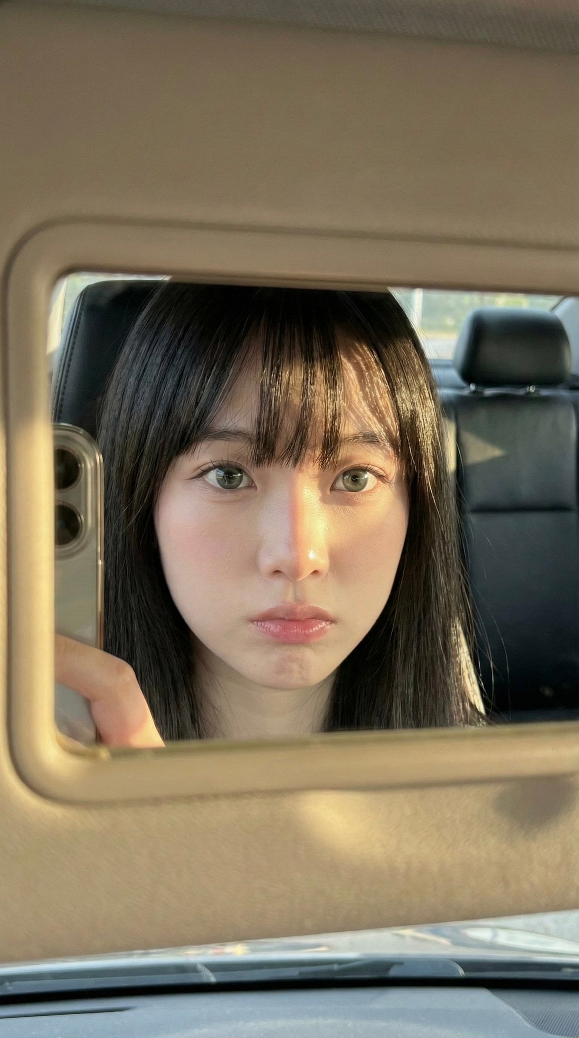 9 16 ultra photorealistic 8K iPhone front lens 24mm raw iphone realis…
