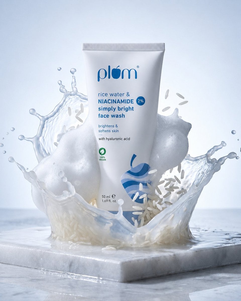 Ultra-premium skincare product photography hero shot of a white cosme…